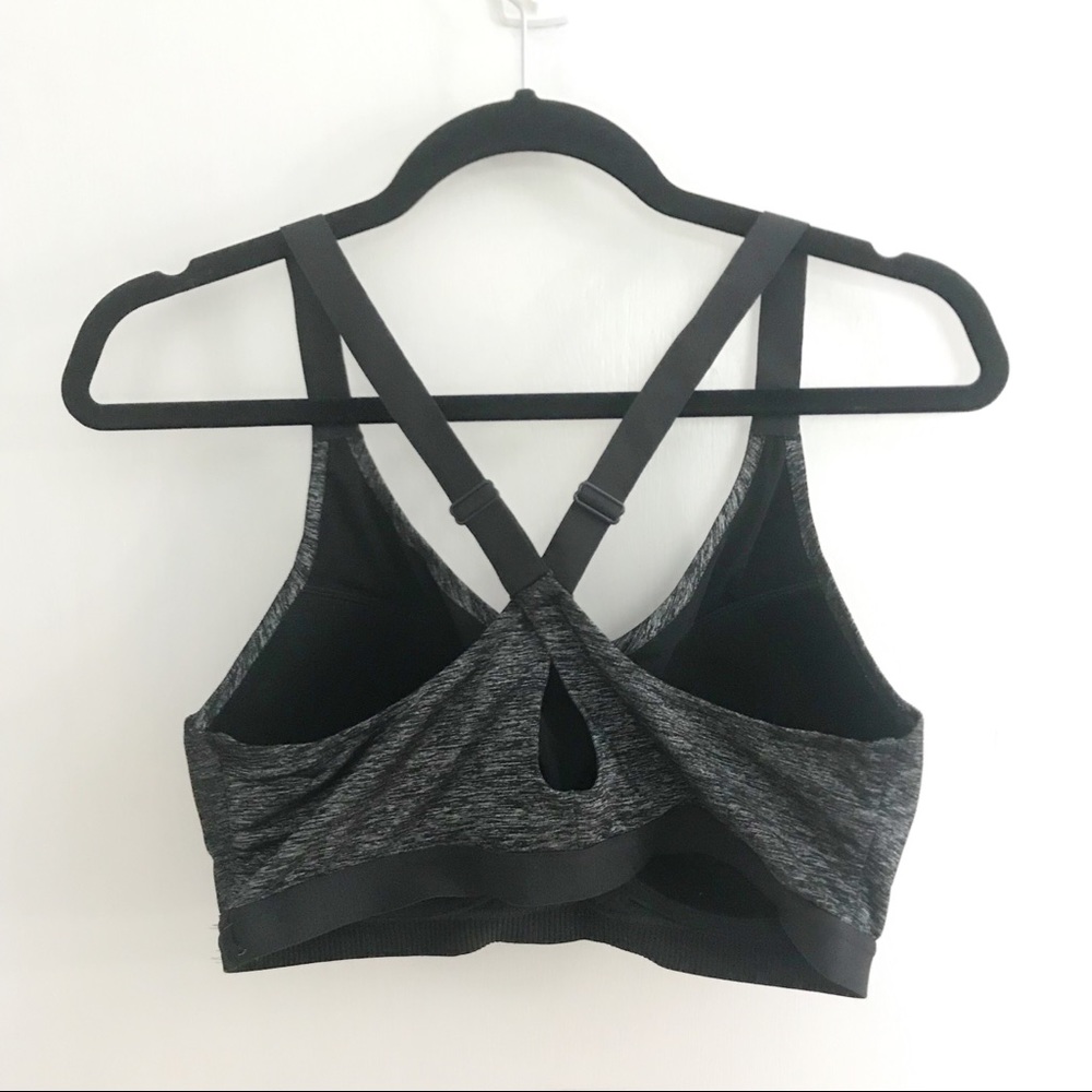Victoria’s Secret Sports Bra🥊 - Picture 2 of 3